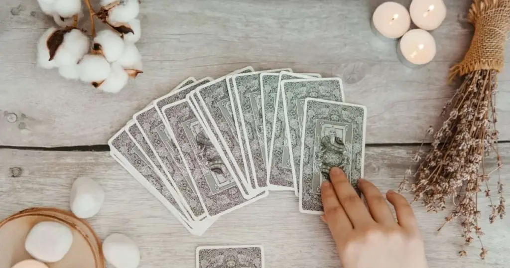 Tarot del día: La energía de los 12 signos para el 17 de marzo de 2026