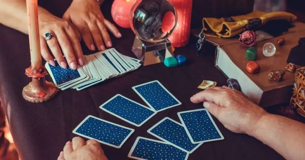 Tarot del día: La predicción para los 12 signos en 10/03/2026