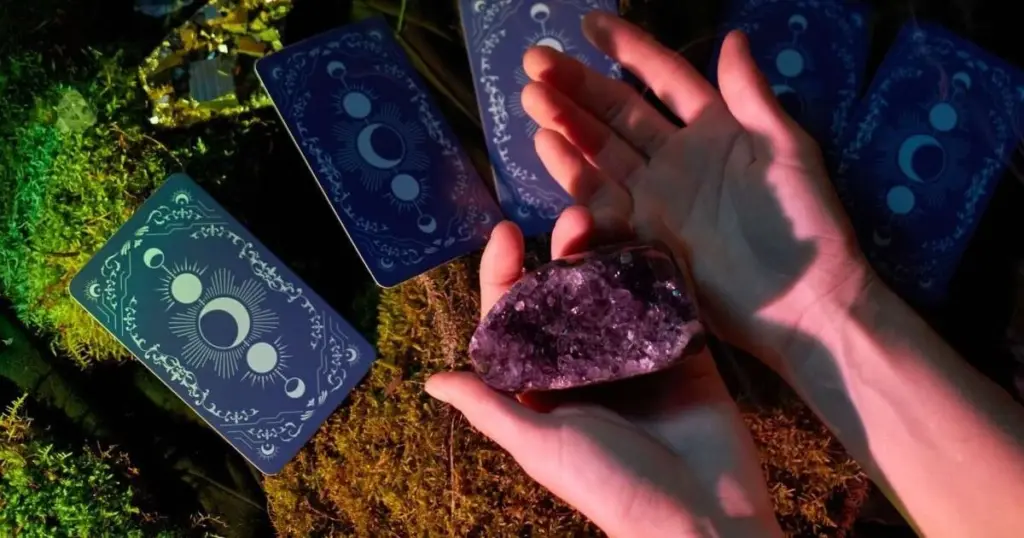Tarot del día: lecturas para los 12 signos el 12/03/2026