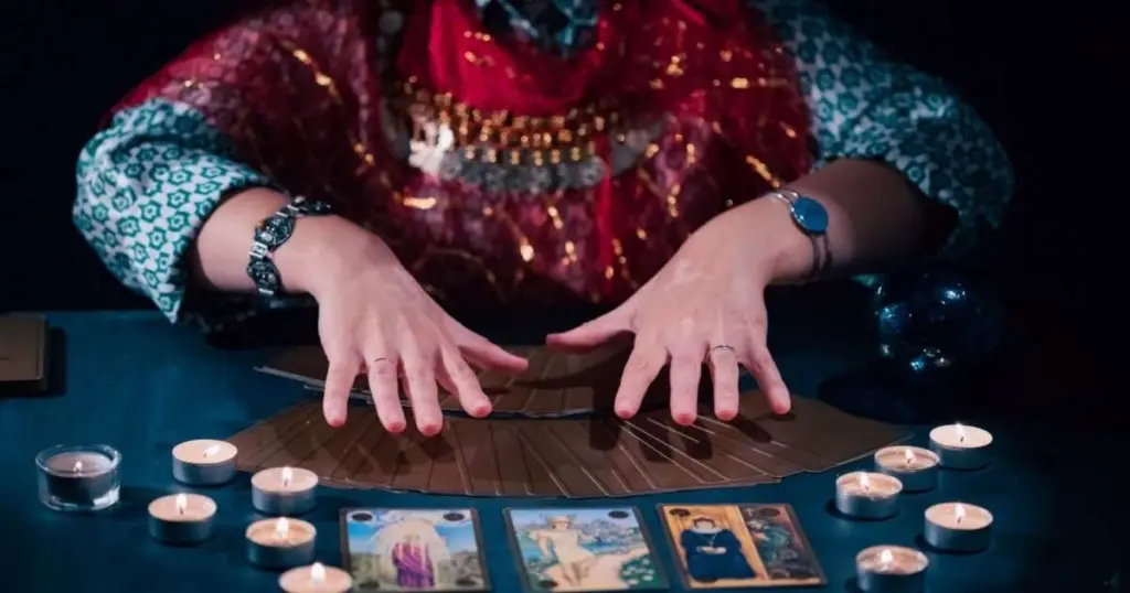 Tarot del Sábado: 5 Cartas Clave que Marcan Tu Destino el 28/03/2026