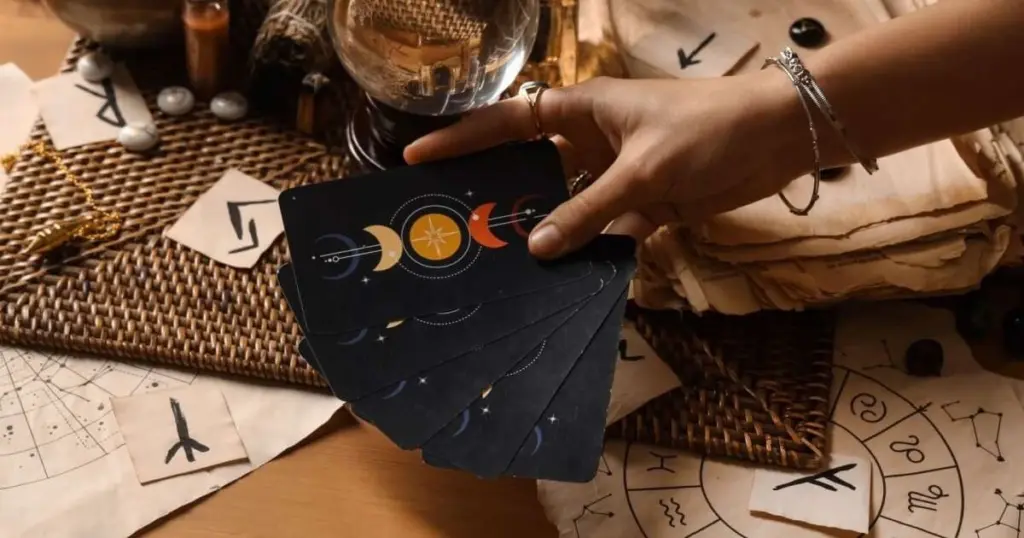 Tarot Semanal: La energía de marzo llega con decisiones clave para cada signo