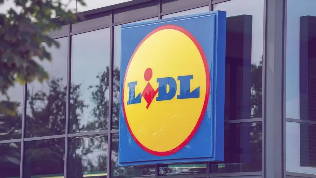 Terraza de diseño por 299€: el set LIVARNO home de Lidl que vuela