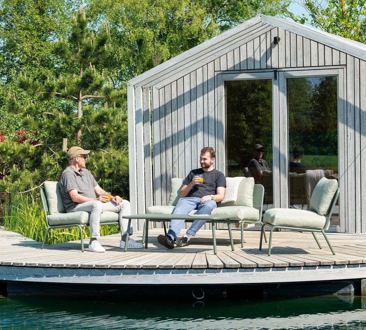 Terraza de diseño por 299€: el set LIVARNO home de Lidl que vuela - image 1