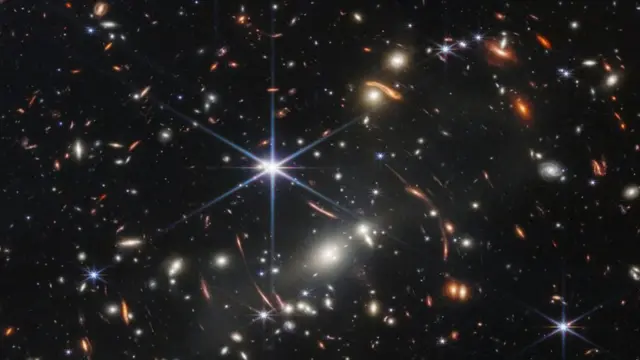 Una imagen del telescopio James Webb.
