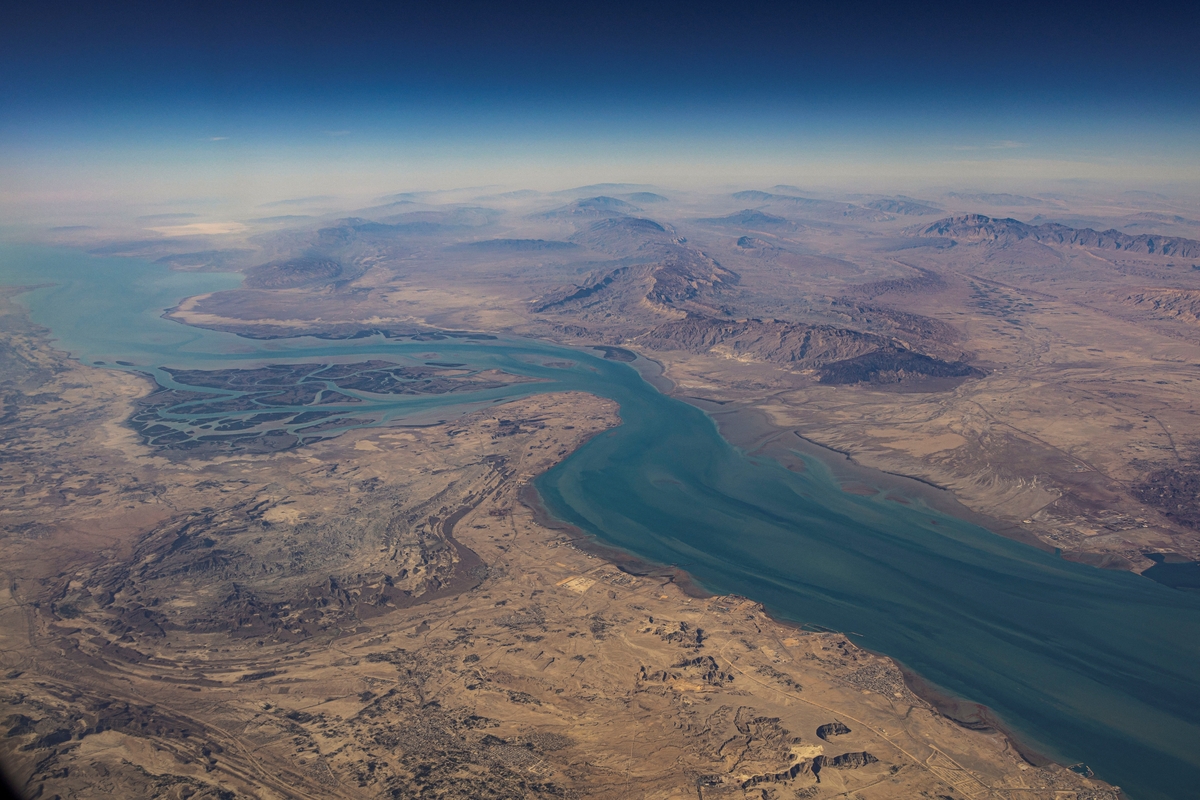 Vista aérea de las costas iraníes y la isla de Qeshm en el estrecho de Ormuz (Colaborador / Reuters)