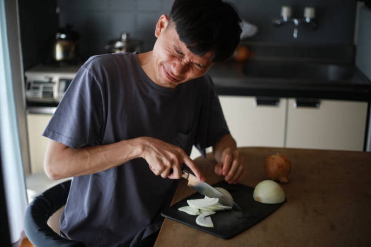 La ciencia tiene dos métodos para evitar llorar cuando se corta cebolla. (iStock)