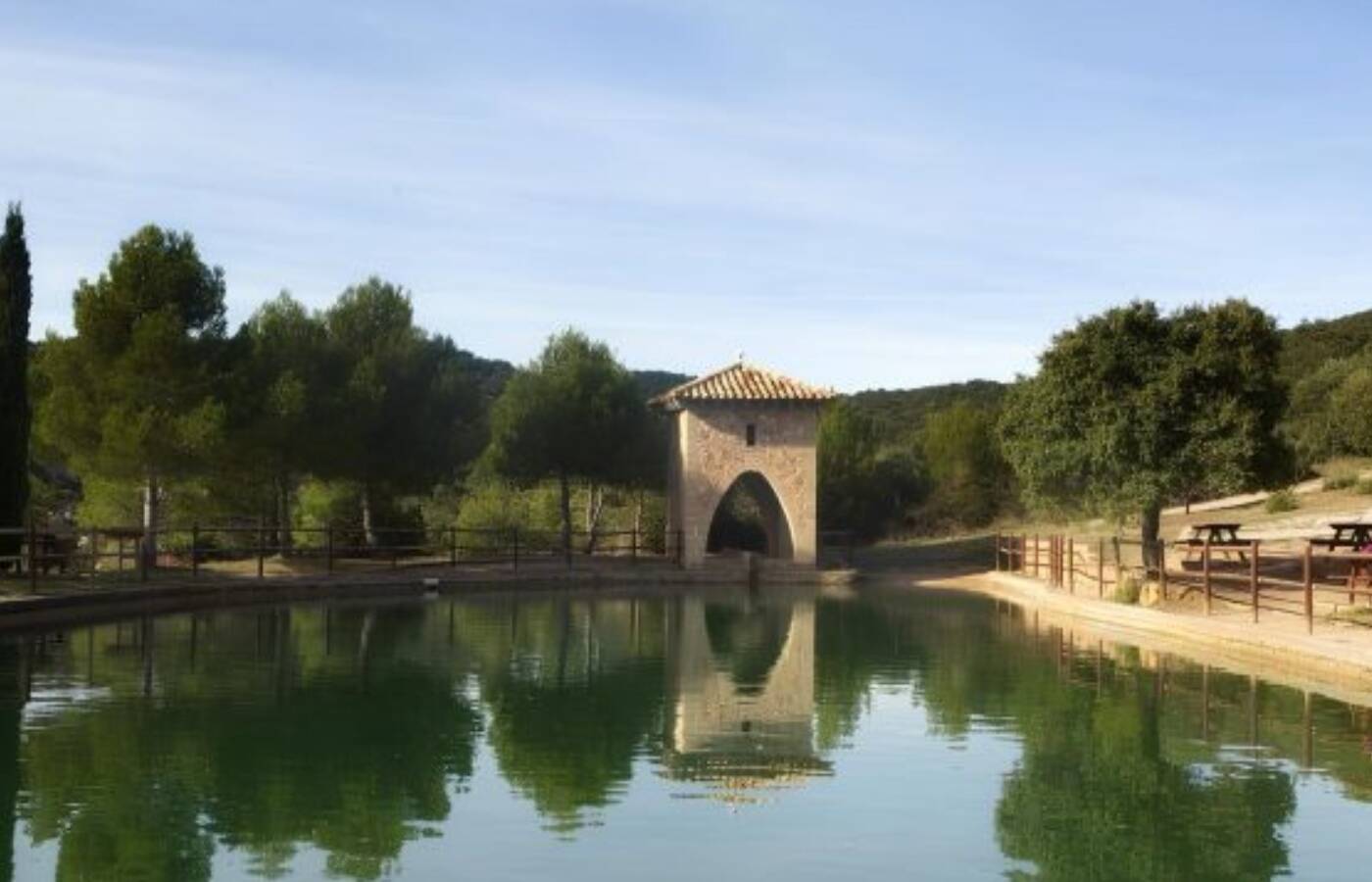 Foto: La sencilla ruta de senderismo con espectaculares vistas. (Huesca la Magia/Turismo de Somontano)