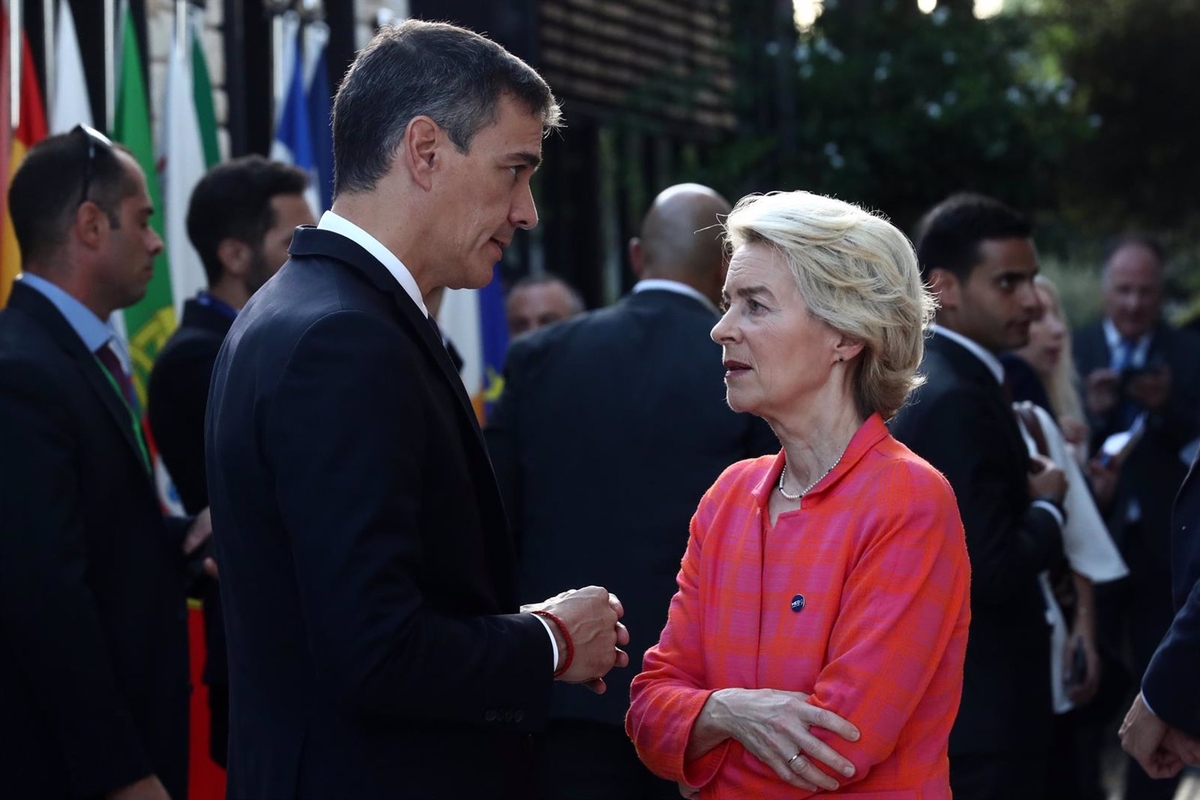 El presidente del Gobierno, Pedro Sánchez y la presidenta de la Comisión Europea, Ursula Von der Leyen. (Pool Moncloa/Fernando Calvo/Imagen de archivo)