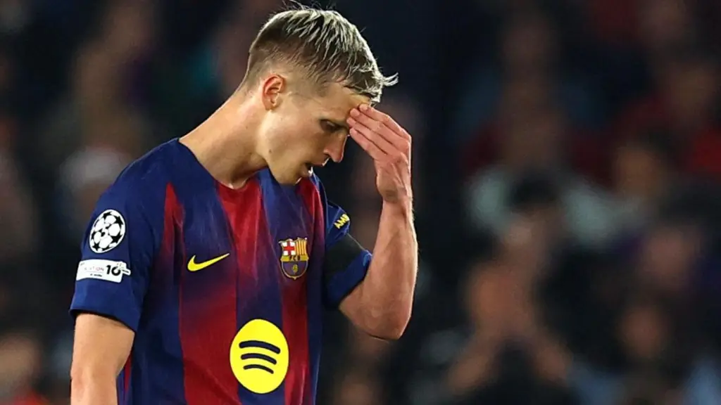 Dani Olmo, cabizbajo en el partido ante el Atlético.