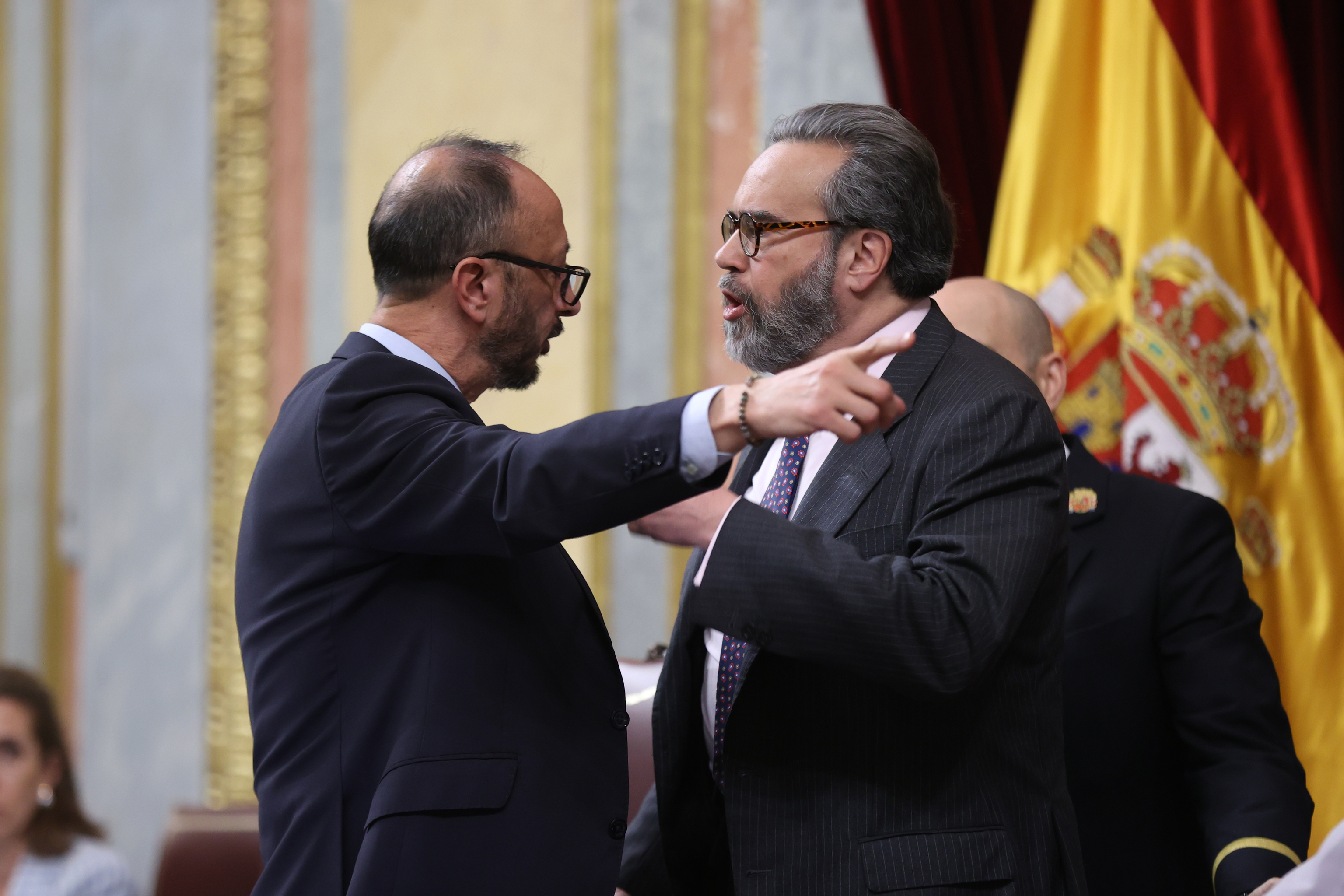 El vicepresidente del Congreso, Alfonso Rodríguez Gómez de Celis, cuando expulsa al diputado de Vox José María Sánchez.