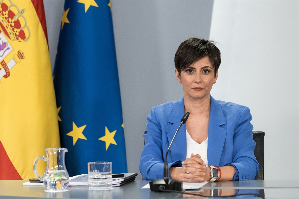 La ministra de Vivienda y Agenda Urbana, Isabel Rodríguez, durante una rueda de prensa posterior al Consejo de Ministros.(Diego Radamés / Europa Press)