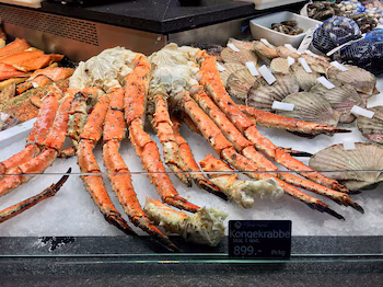 Patas del cangrejo de Kamchatka en un mercado de Noruega. (Wolfmann/Wikimedia Commons)