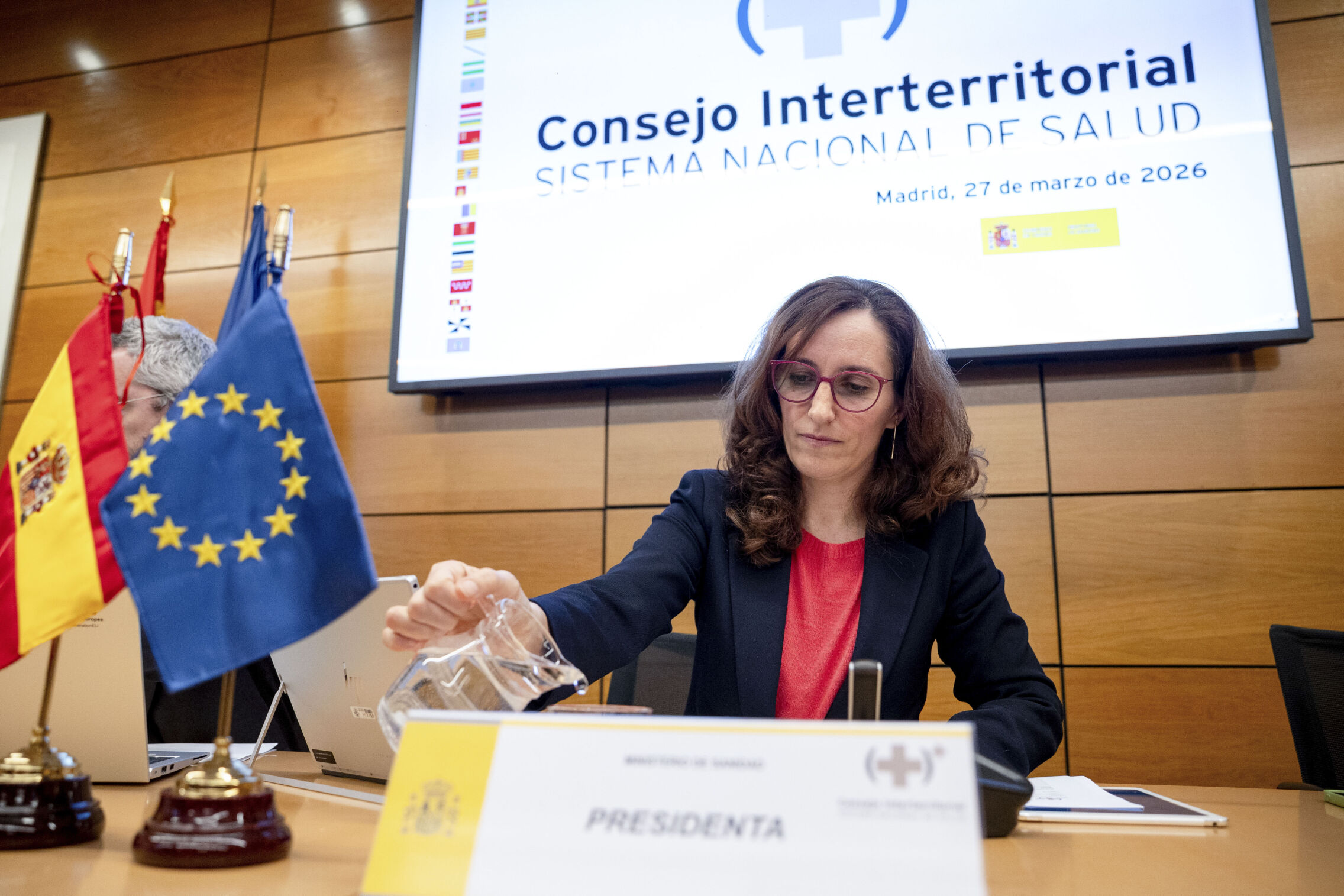 Foto: La ministra de Sanidad, Mónica García, durante un Consejo interterritorial del SNS. (EFE/Daniel González)