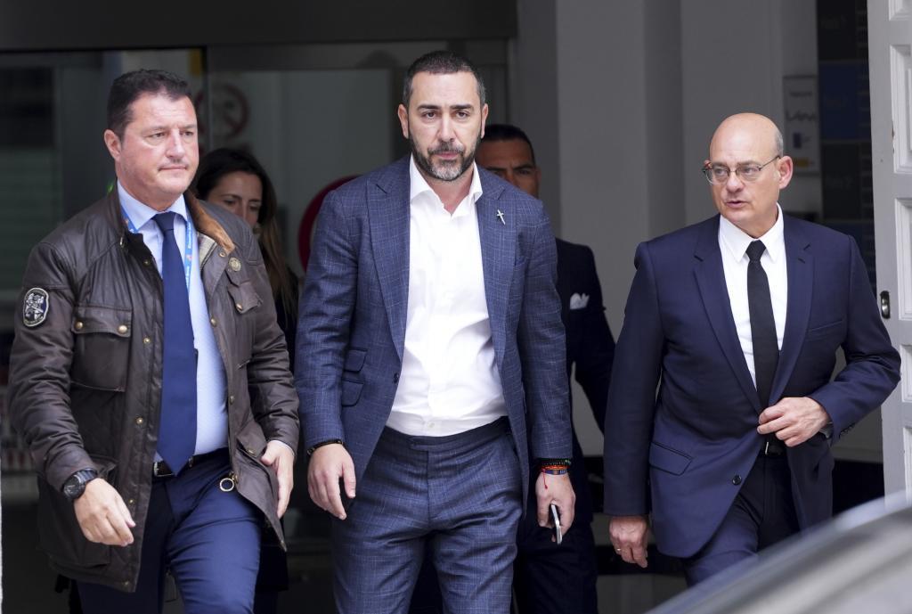 Víctor de Aldama abandona el Supremo junto a su abogado, José Antonio Choclán, el pasado día 7.