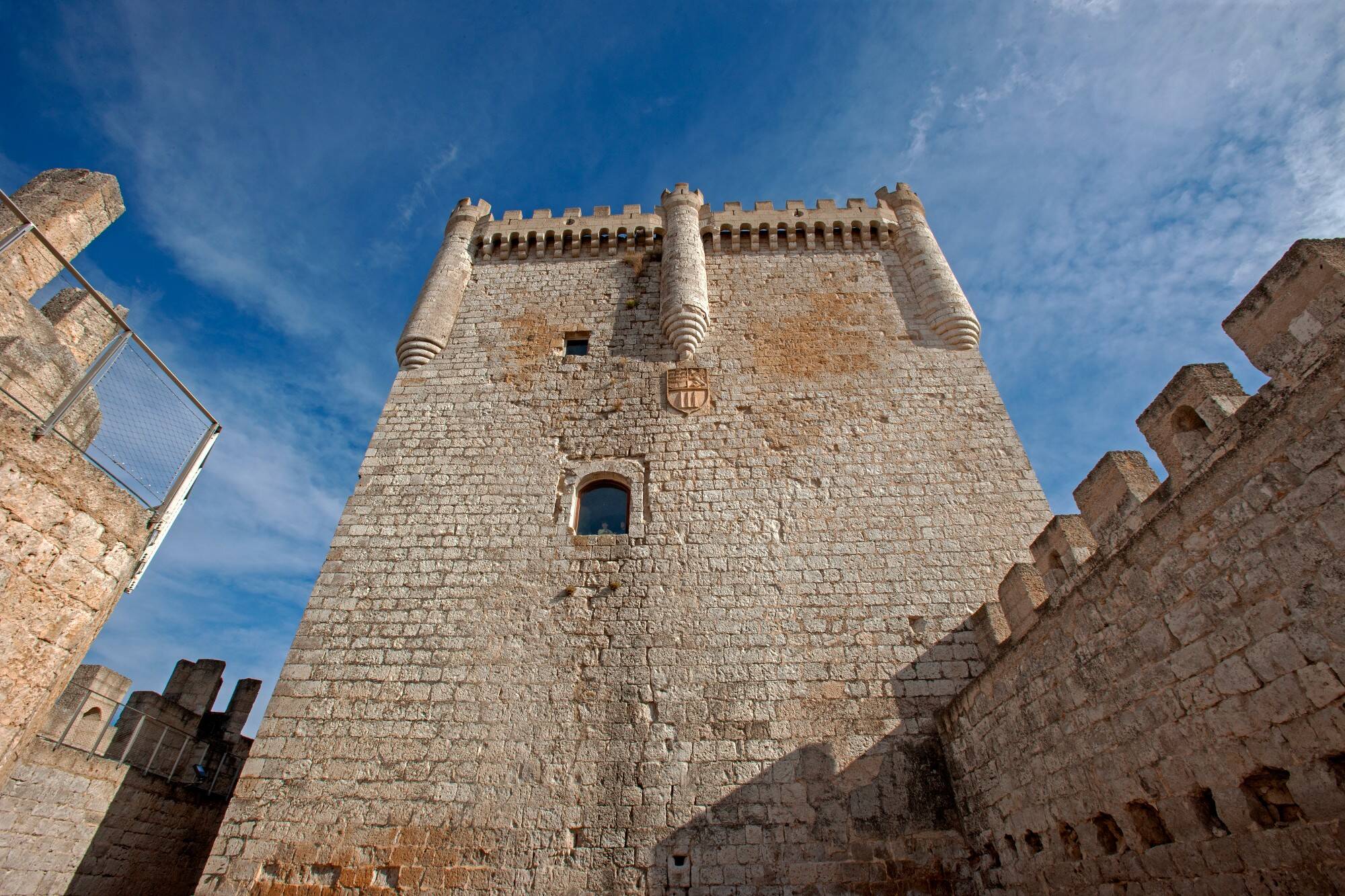 Foto: El monumento que la revista ‘Viajar’ define como “el castillo más imponente de España”. (Turismo de Castilla y León)
