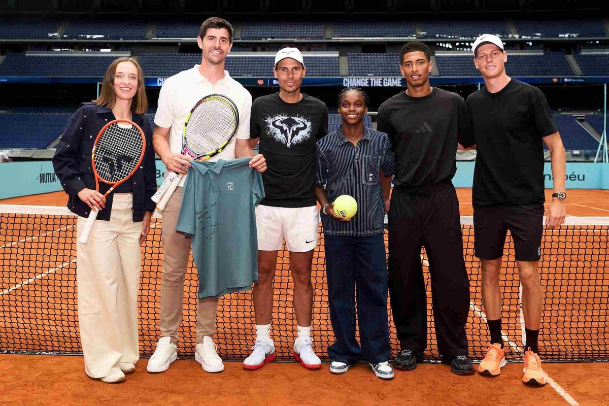 Iga Swiatek, Thibaut Courtois, Rafa Nadal, Linda Caicedo, Jude Bellingham y Jannik Sinner, en el Bernabéu. (Mutua Madrid Open/Europa Press)