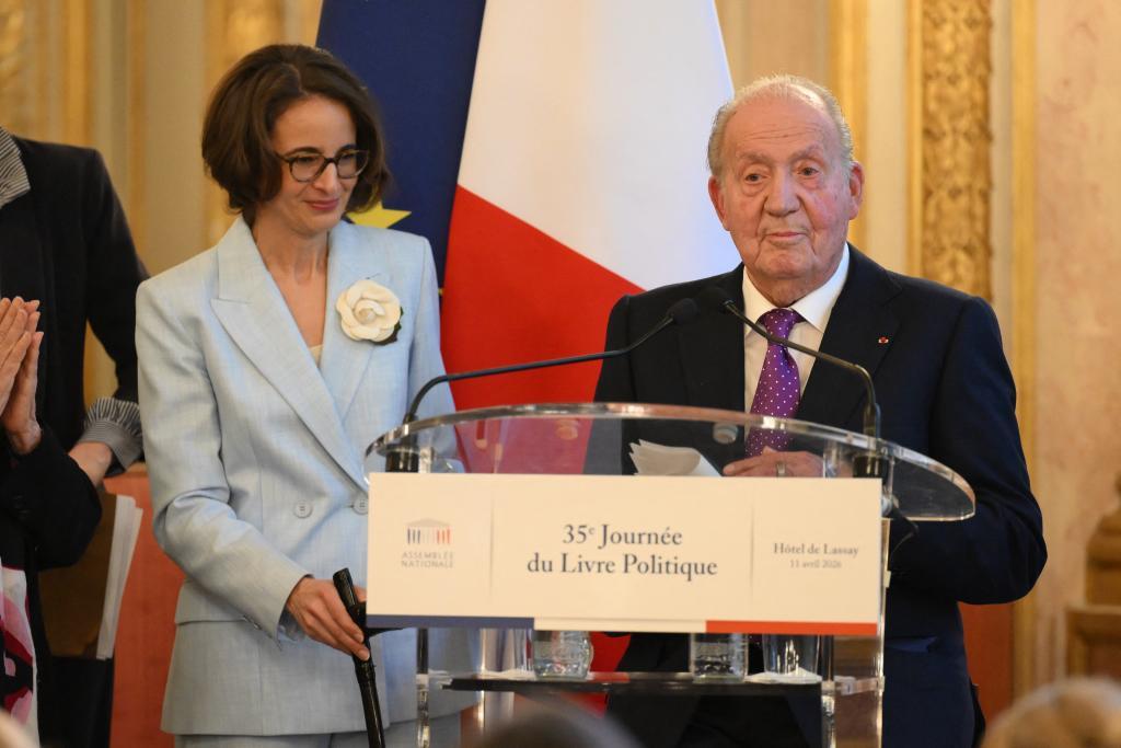 El Rey Juan Carlos, al recibir un premio en la Asamblea Nacional francesa por su libro 'Reconciliación'.