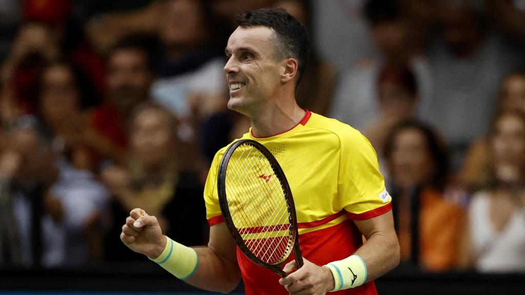 Roberto Bautista celebra su victoria frente a Fils.