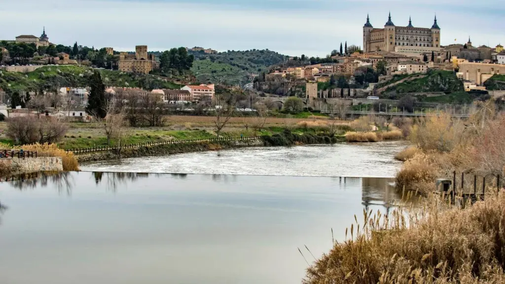 El río Tajo en su paso por Toledo. EFE