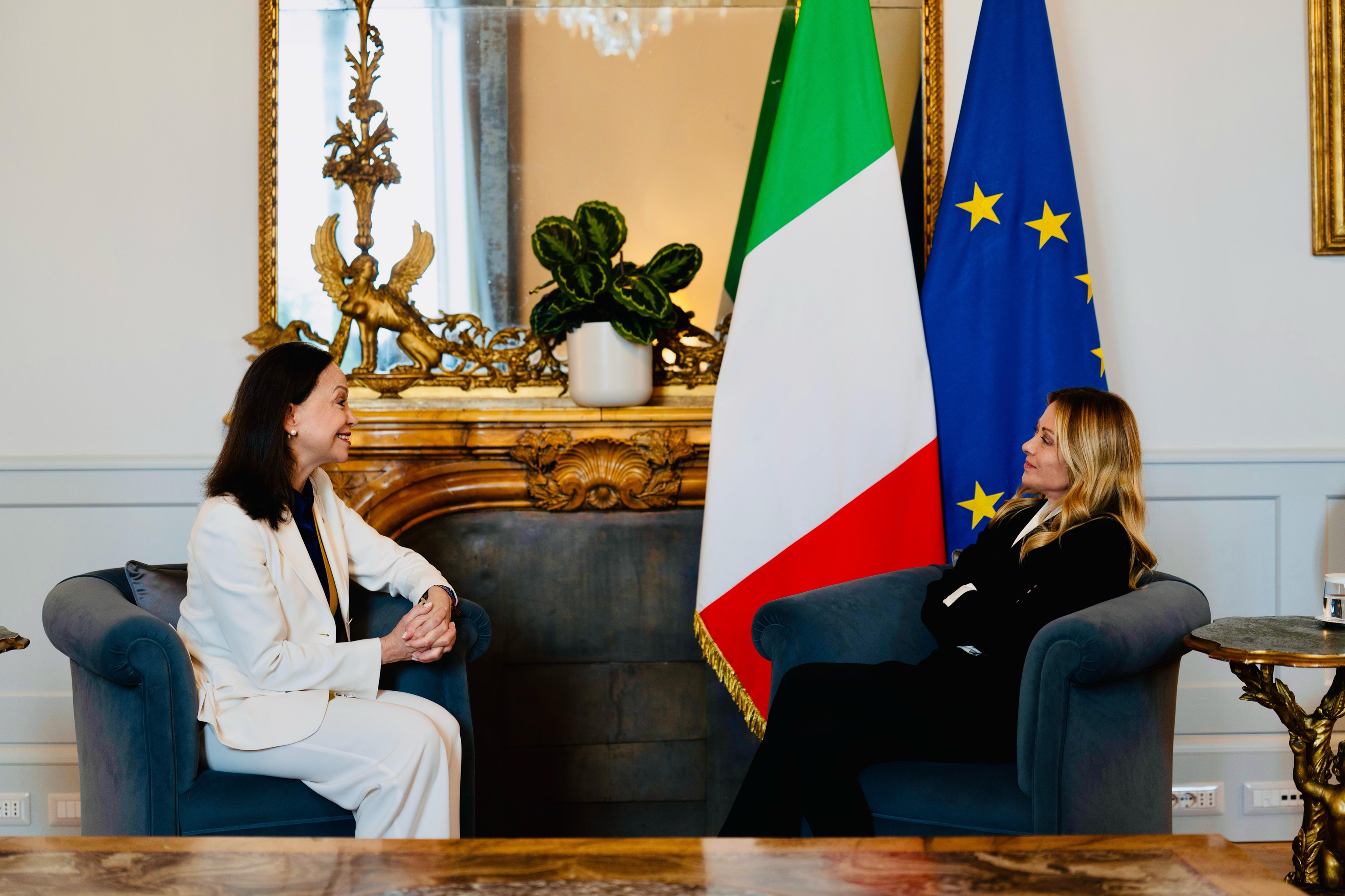 Meloni, con la opositora venezolana Maria Corina Machado en Roma.