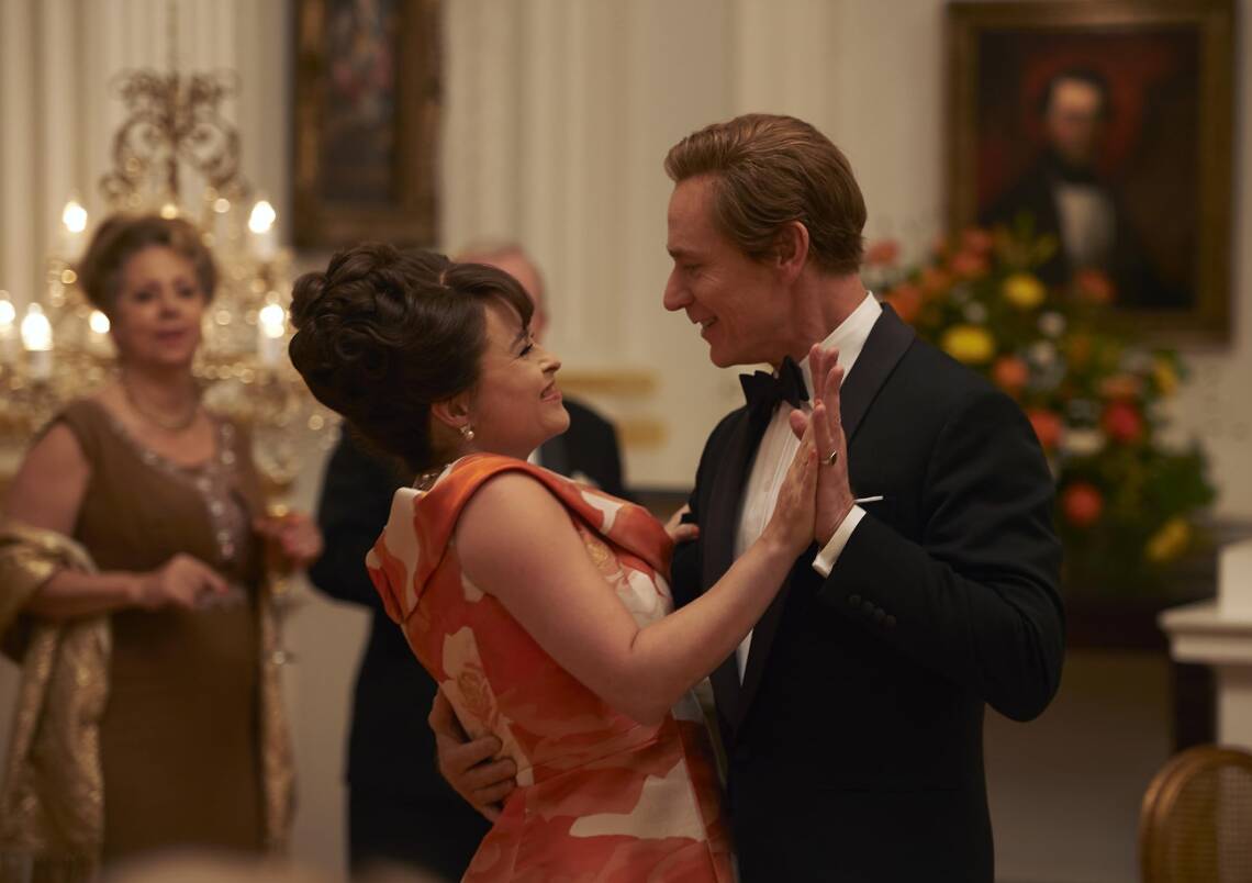 Foto: Helena Bonham Carter y Ben Daniels en 'The Crown'. (Des Willie)