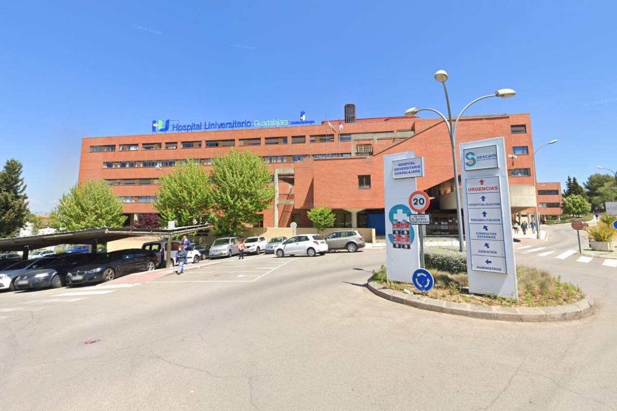 Hospital Universitario de Guadalajara donde ha sido ingresado el herido.