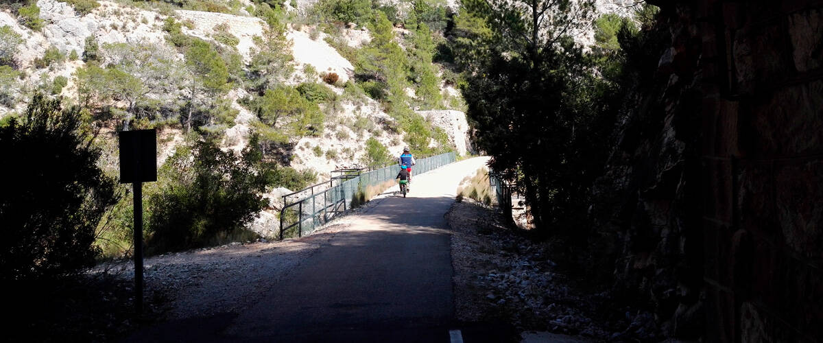 Foto: La vía verde perfecta para montar en bicicleta esta primavera. (Fundación de los Ferrocarriles Españoles)