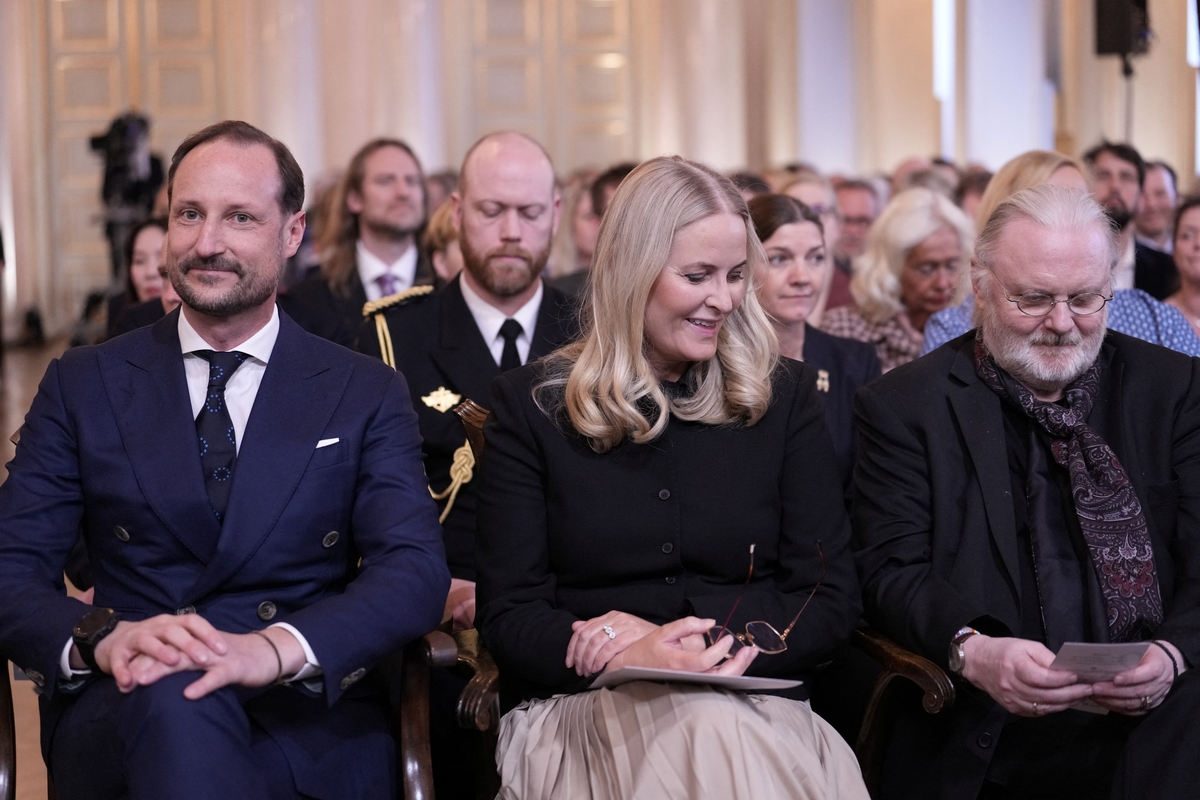 El príncipe heredero Haakon y la princesa heredera Mette-Marit de Noruega durante la Conferencia Fosse de este año en el Palacio de Oslo, Noruega, el 23 de abril de 2026. (NTB/Javad Parsa vía REUTERS).