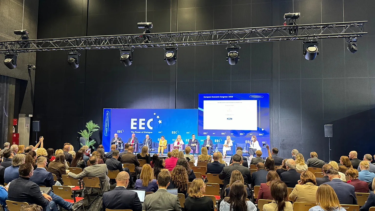 One of the panels at the European Economic Congress, overview photo