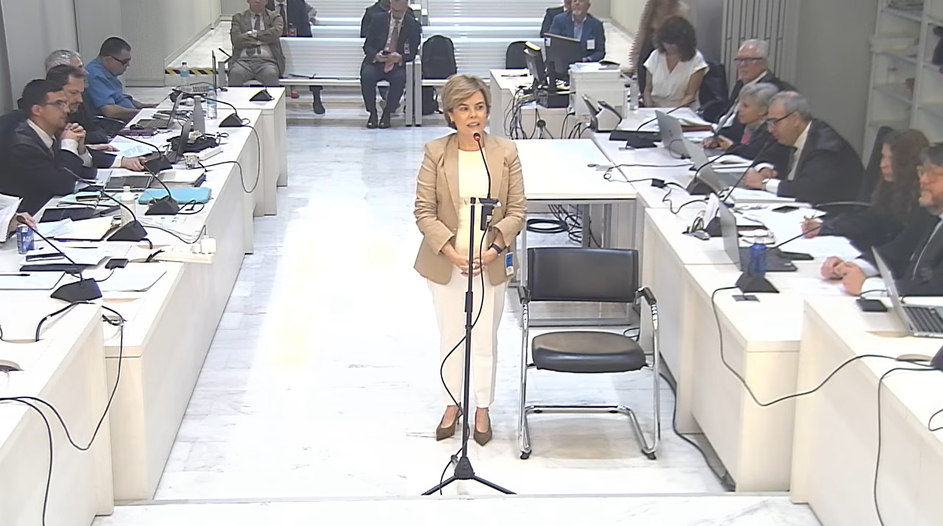 Soraya Sáenz de Santamaría niega la participación del CNI en los seguimientos a Bárcenas: "No tengo constancia de la operación Kitchen"