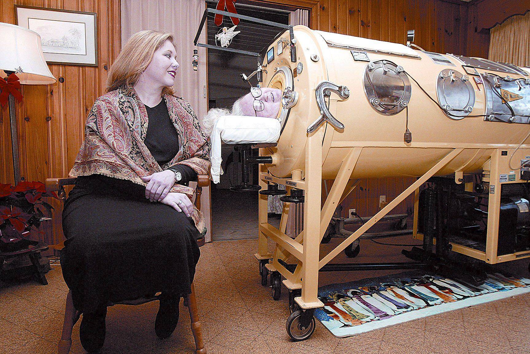 Foto: Marta Mason, paciente de polio, pasó 60 años conectada a un pulmón artificial en Carolina del Norte. (EFE)
