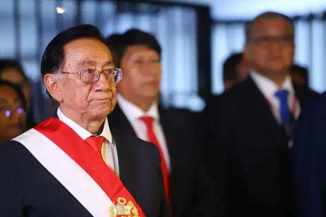 El presidente de Perú, José María Balcázar, con la banda presidencial.