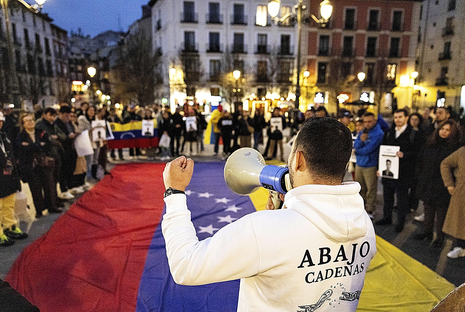 Concentración de la juventud venezolana en la Plaza de Oriente de Madrid en apoyo a María Corina Machado.