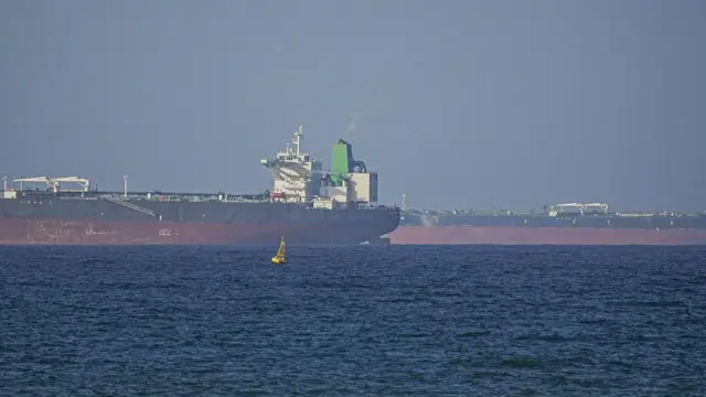 Barco en el estrecho de Ormuz