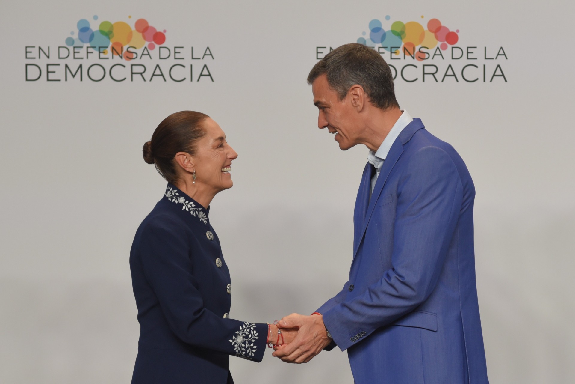 Claudia Sehinbaum y Pedro Sánchez, en Barcelona.