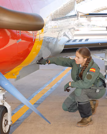 La Princesa Leonor completa un vuelo en solitario como parte de su formación militar en la Academia General del Aire y del Espacio de San Javier, Murcia. (Casa de Su Majestad el Rey)