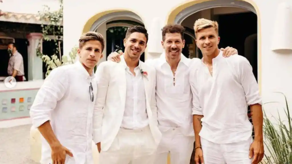 Cholo Simeone con los hijos de su primer matrimonio con Carolina Baldini