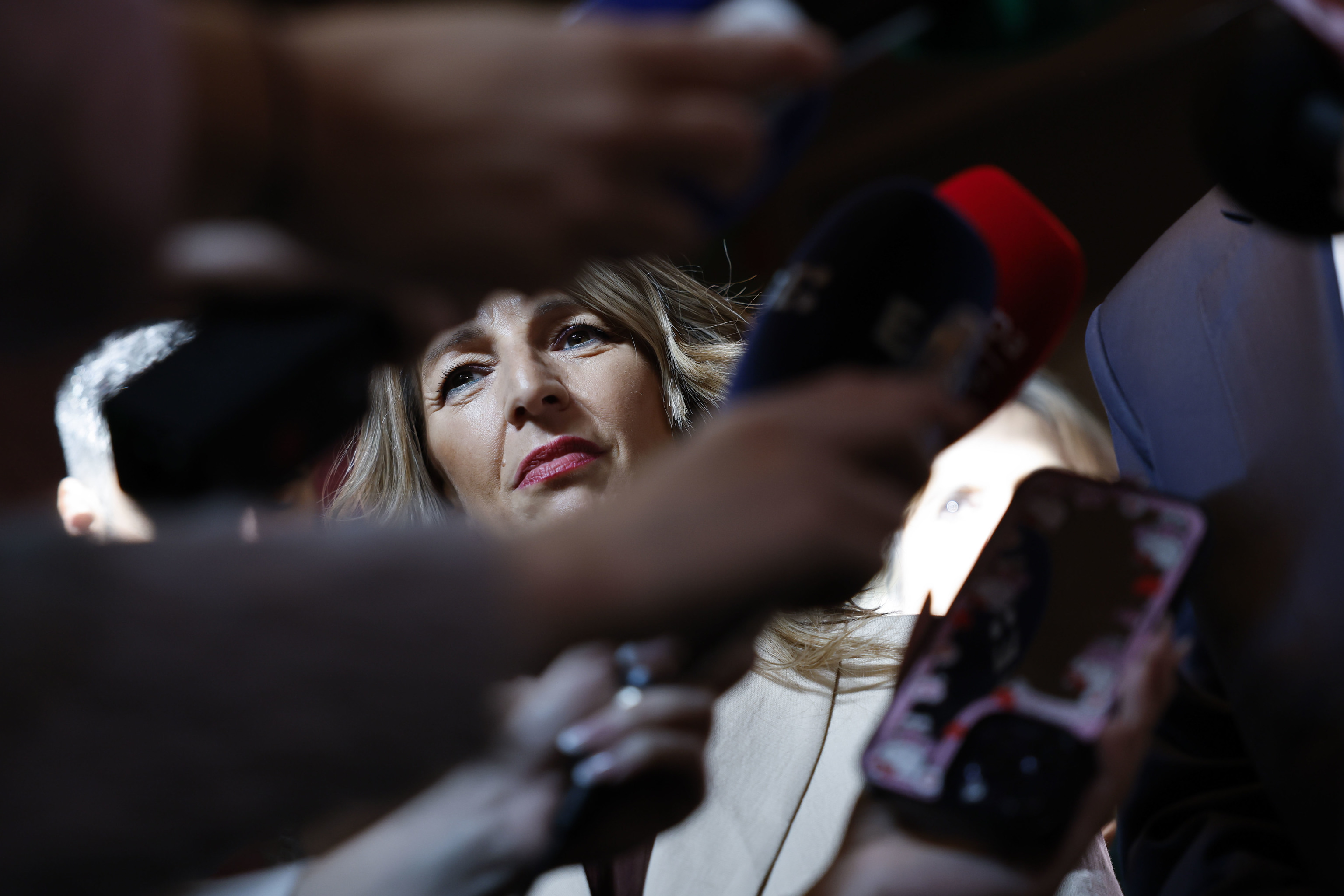 Yolanda Díaz atiende a los medios antes de un acto con entidades sociales. EFE/ Mariscal