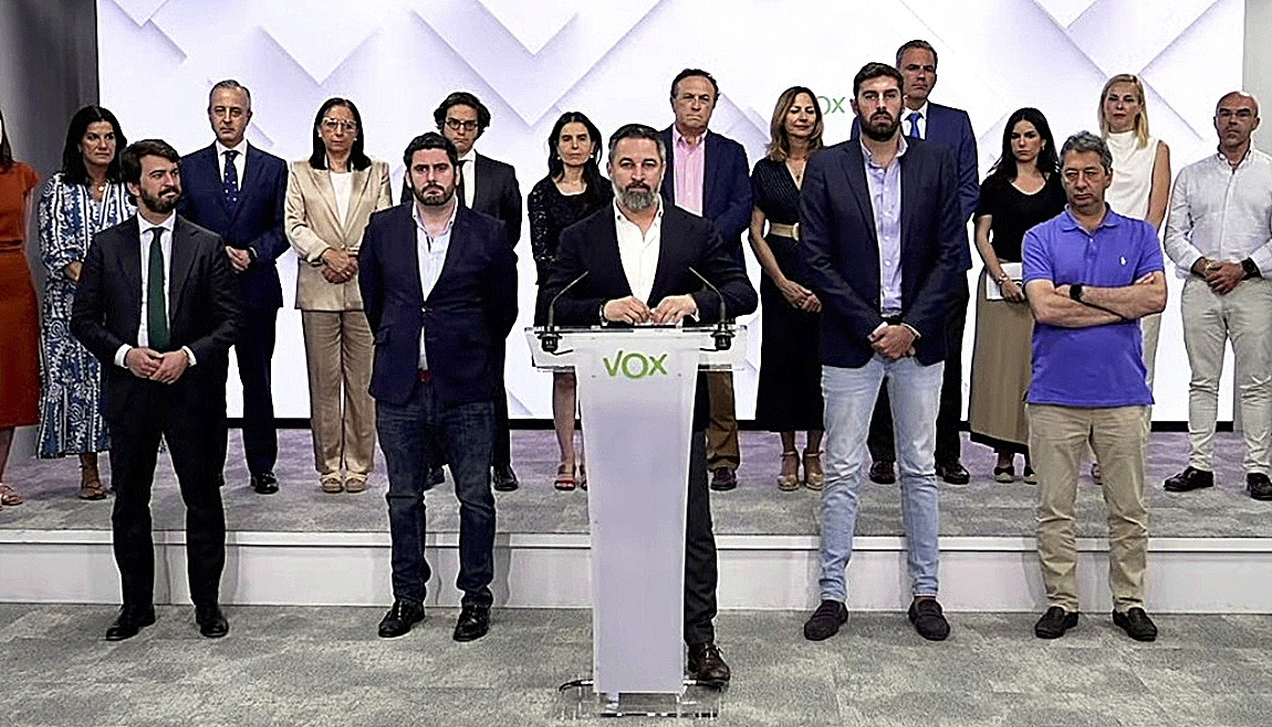Abascal, rodeado de líderes regionales tras romper los gobiernos en 2024.