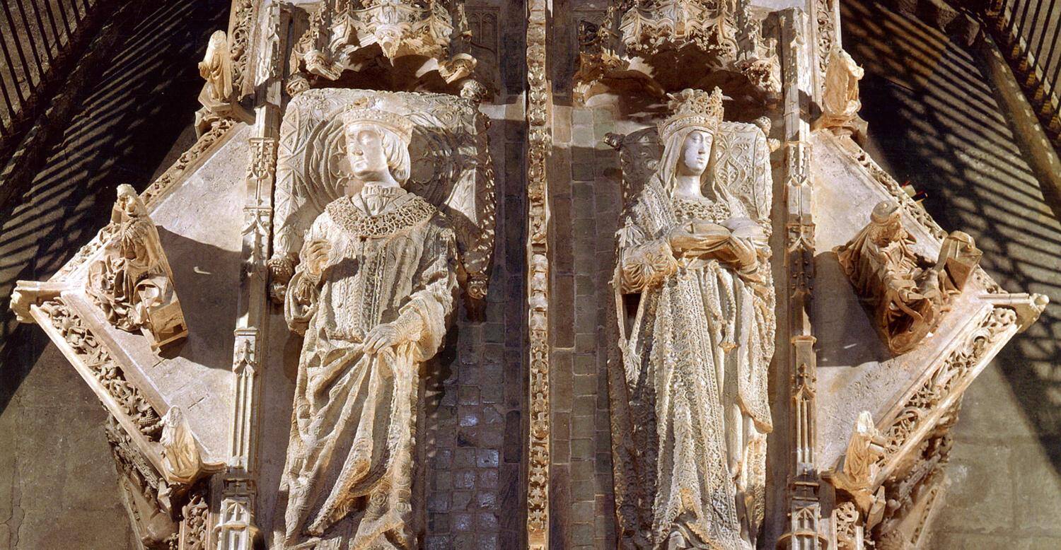 Foto: El monumento gótico que alberga la tumba de los padres de Isabel la Católica. (Cartuja de Miraflores)