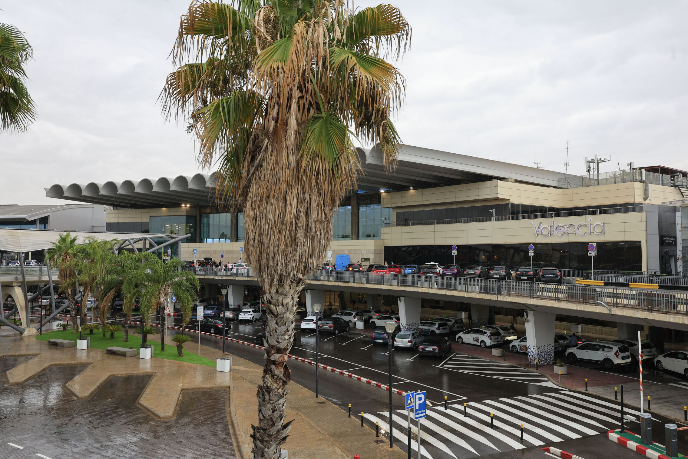 Foto: El aeropuerto de Manises en Valencia. (EFE/Kai Forsterling)