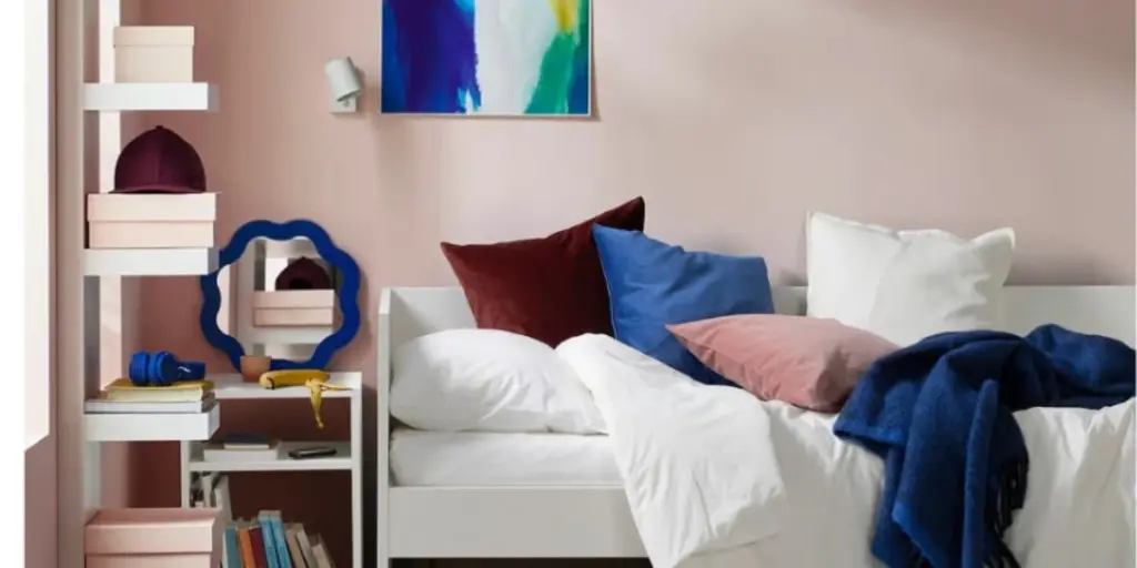 Adiós a la cama de invitados: el híbrido de IKEA VIHALS para pisos mini