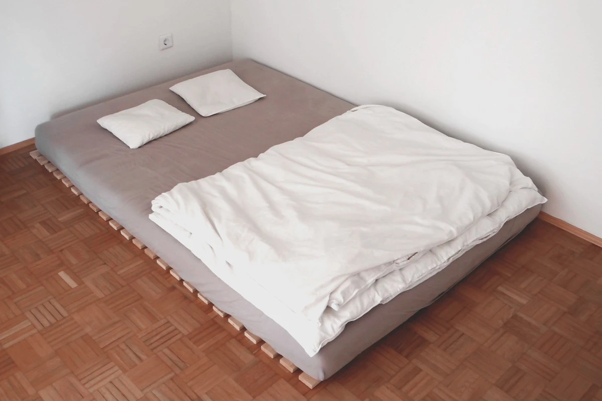 Adiós a la cama pesada: el cambio en tu colchón que elimina el dolor lumbar - image 1