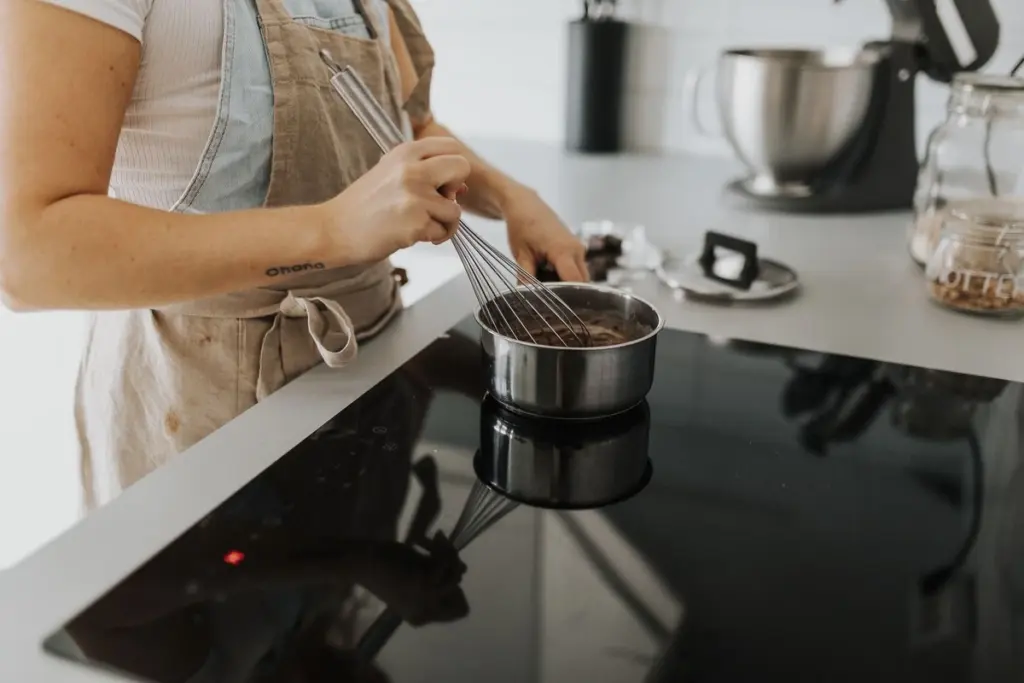 Adiós a las cocinas de inducción: por qué las placas de infrarrojos ahorran más