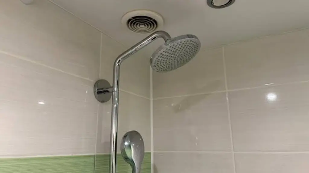 Adiós a las reformas: la cápsula de ducha con hidroterapia para ahorrar agua