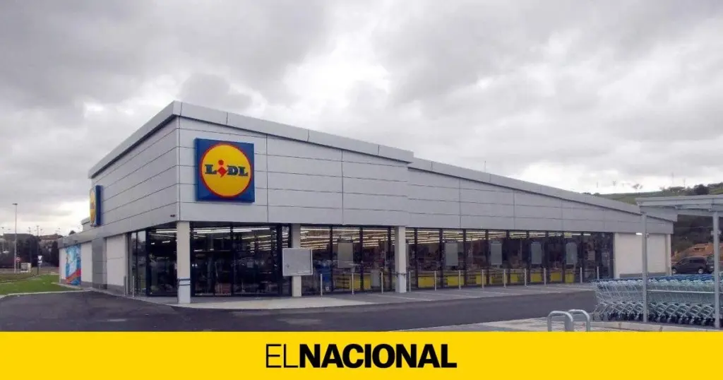 Adiós al calor en la terraza: la silla de Lidl LIVARNO que no quema