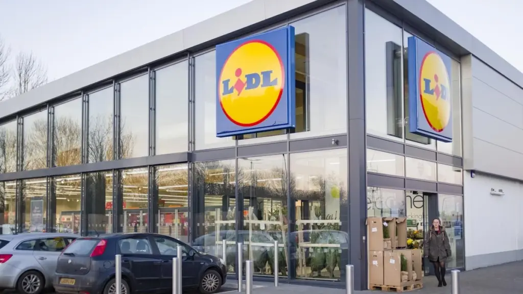 Adiós al caos en el recibidor: el zapatero de Lidl por 17,99 € que arrasa