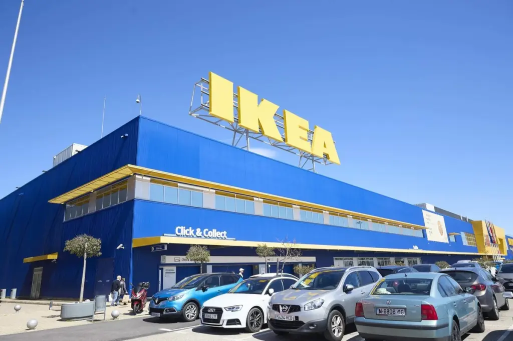 Adiós al caos en tu entrada: el truco vertical de IKEA Grejig para pisos pequeños