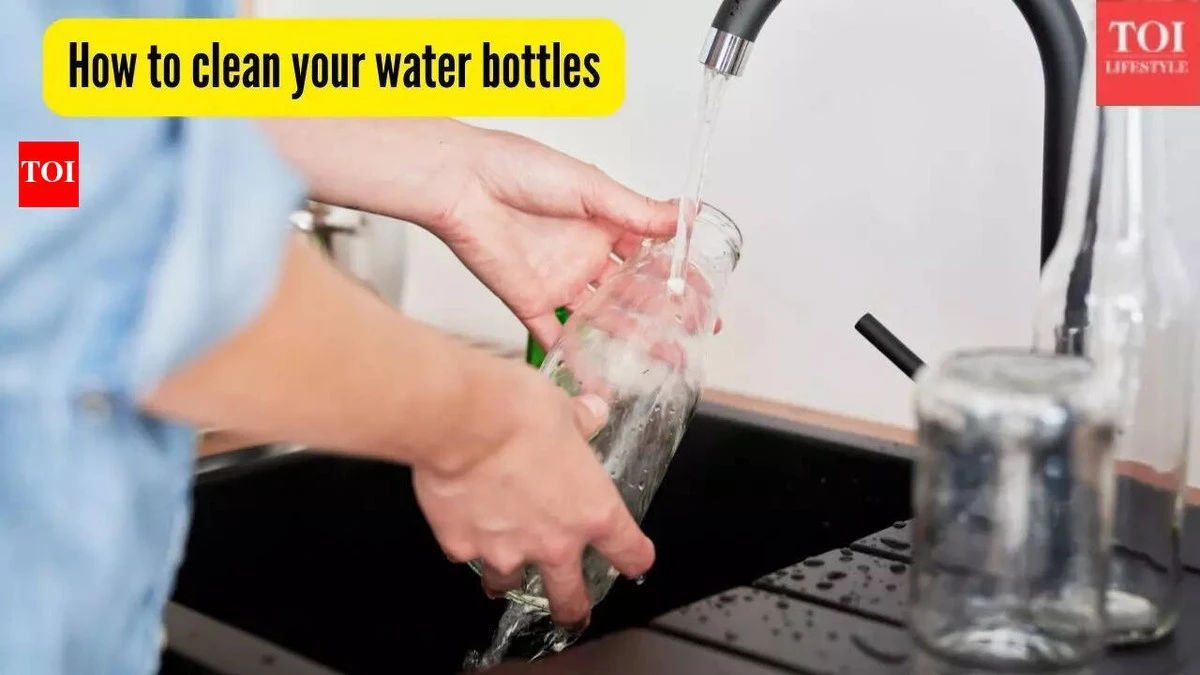 Adiós al mal olor: el truco del arroz para una limpieza total de tu botella de agua - image 1