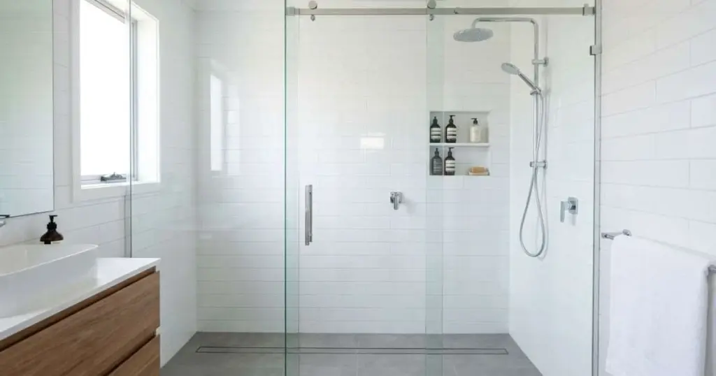 Adiós al moho y óxido: la técnica secreta para que tu baño brille como nuevo